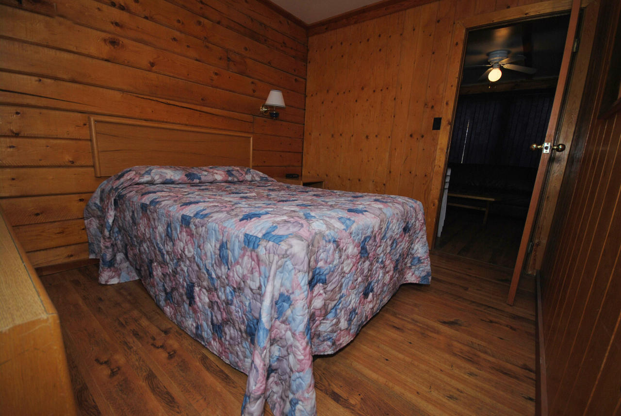 Kenosee Inn & Cabins Kenosee Park Room photo