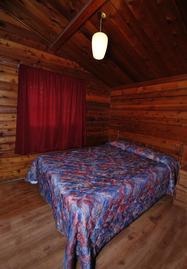 Kenosee Inn & Cabins Kenosee Park Room photo